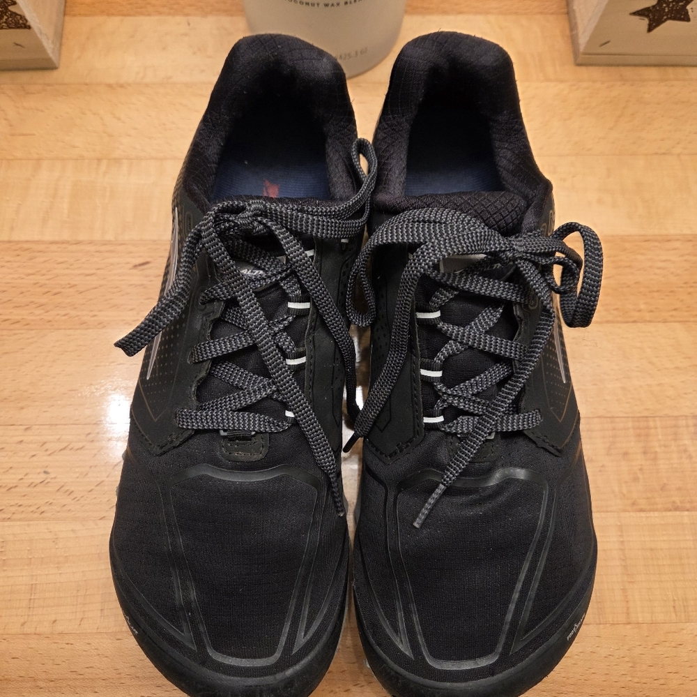 Altra Superior 4 Trail Running Shoes Black Gaiter Trap Sneaker Women’s Size 9.5 - Picture 5 of 9